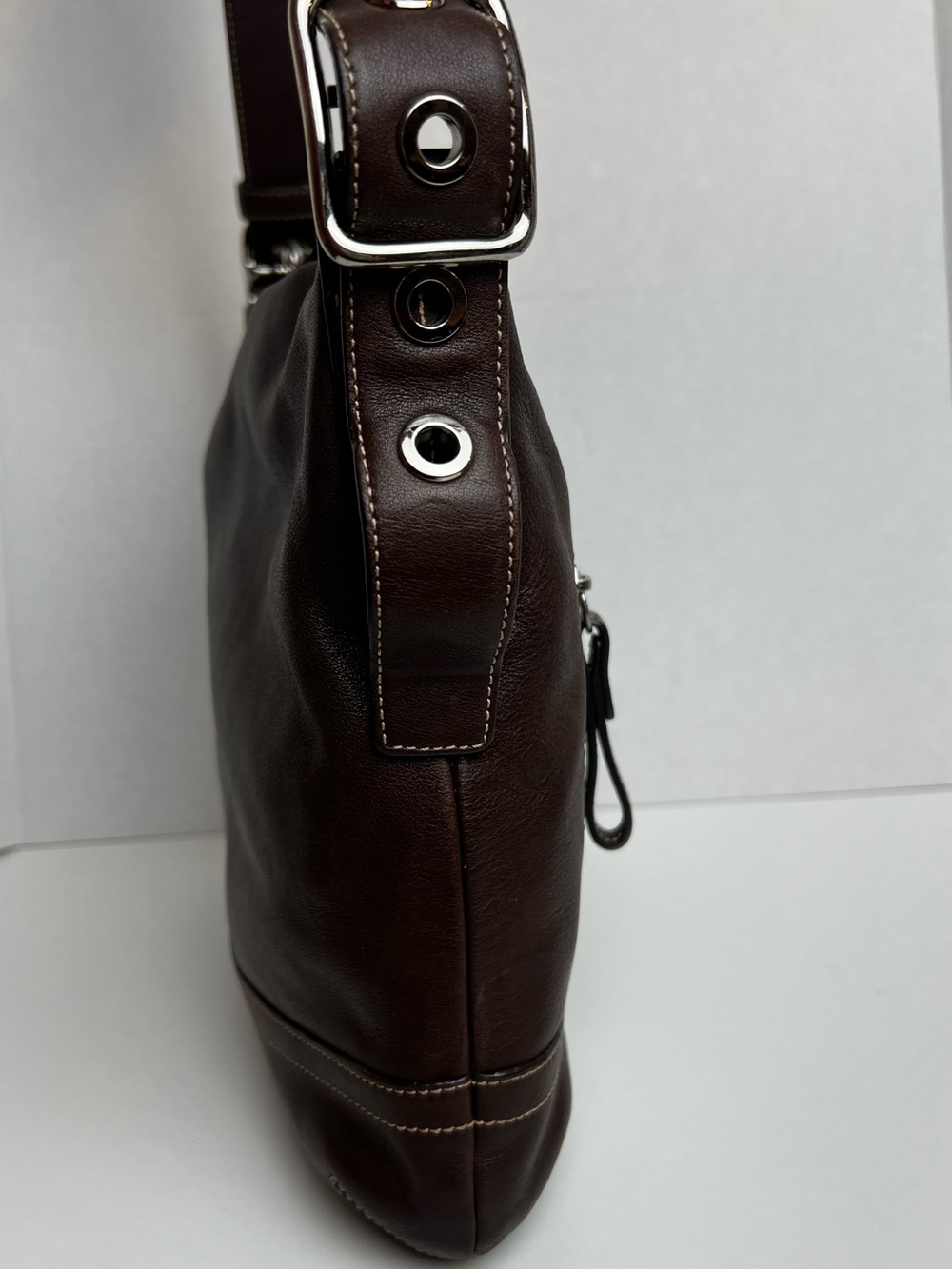 Coach Soho Duffle Brown Leather Slim Crossbody Bag Shoulder Purse Grommets 1415 - Picture 6 of 14